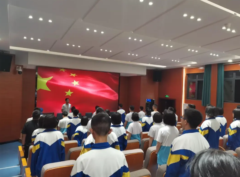 “做一名合格的共青團(tuán)員”——記邵陽(yáng)廣益學(xué)校五四青年節(jié)團(tuán)課培訓(xùn)活動(dòng)